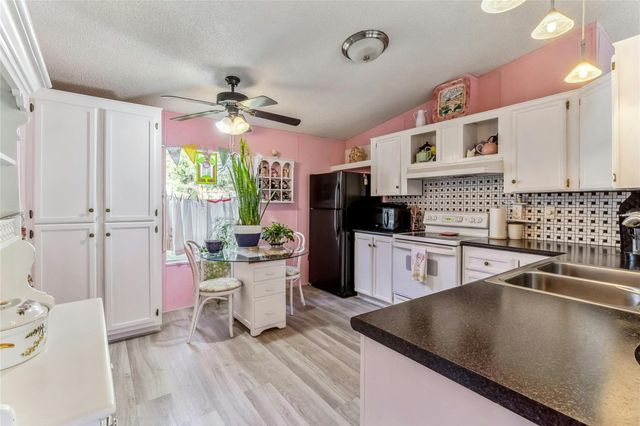 100 Cowpoke CIR, Wimberley, TX 78676