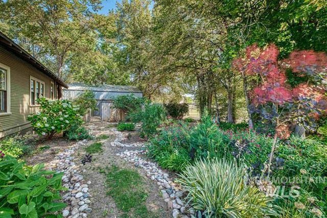 1015 E Logan St, Caldwell, ID 83605