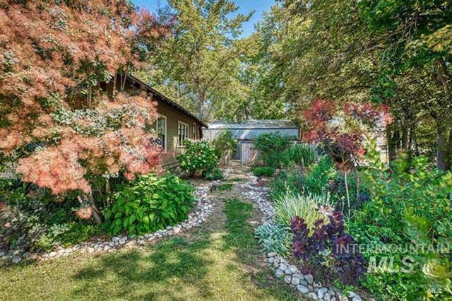 1015 E Logan St, Caldwell, ID 83605