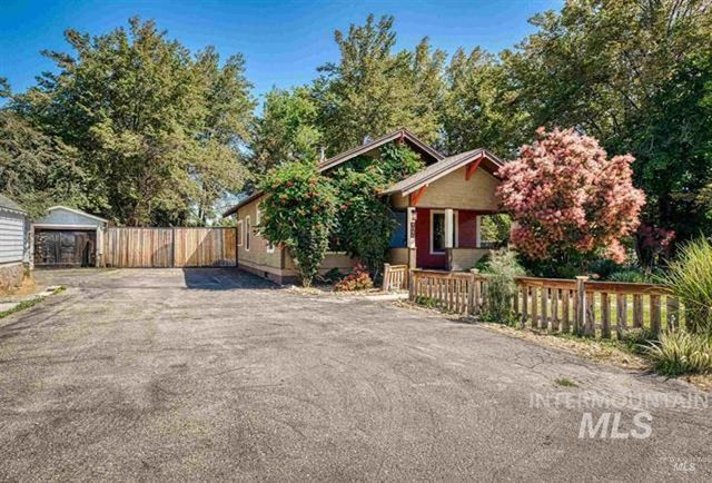 1015 E Logan St, Caldwell, ID 83605