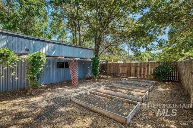 1015 E Logan St, Caldwell, ID 83605