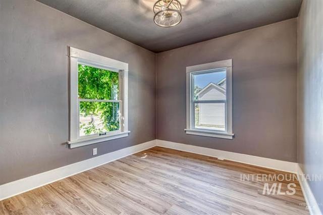 1015 E Logan St, Caldwell, ID 83605