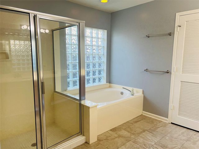 8815 Crazy Horse Trail, Houston, TX 77064