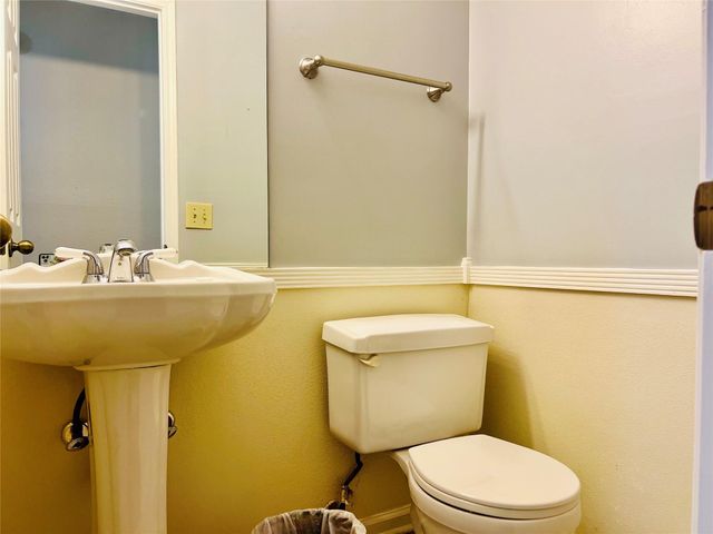 8815 Crazy Horse Trail, Houston, TX 77064