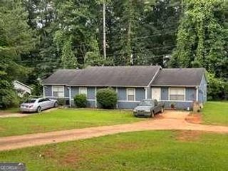 1292-4 Crystal Lake Road, College Park, GA 30349