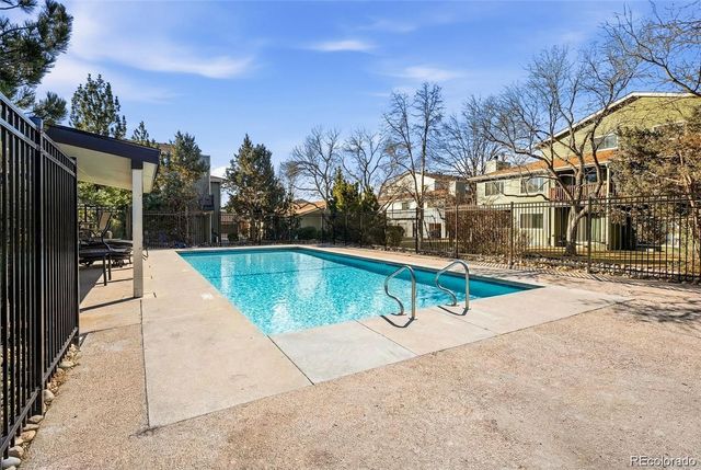 540 S Forest Street 7-102, Denver, CO 80246