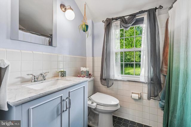 210 GLENDALOUGH RD, Erdenheim, PA 19038