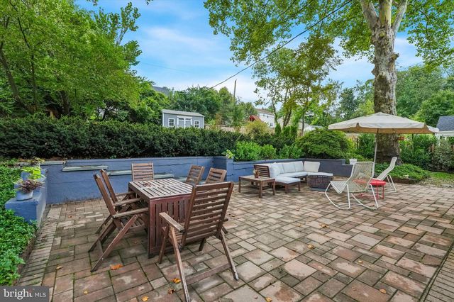 210 GLENDALOUGH RD, Erdenheim, PA 19038