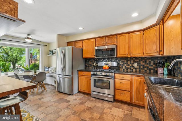 210 GLENDALOUGH RD, Erdenheim, PA 19038