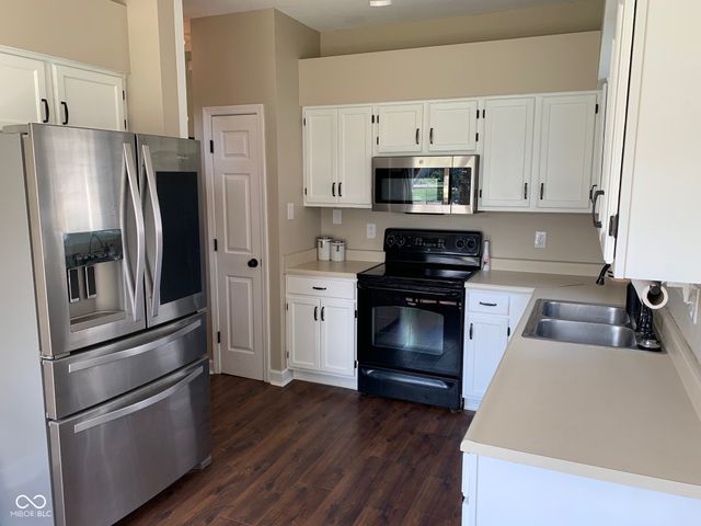 7818 Red Sunset Way, Avon, IN 46123