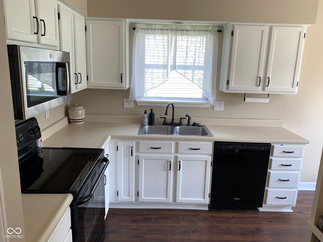 7818 Red Sunset Way, Avon, IN 46123