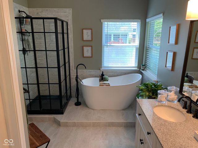 7818 Red Sunset Way, Avon, IN 46123