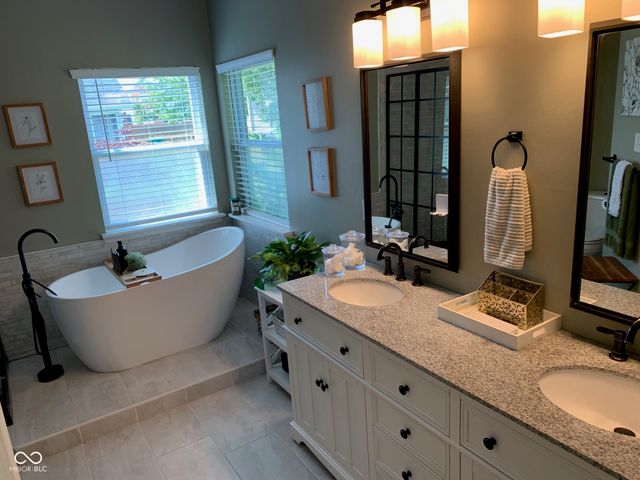 7818 Red Sunset Way, Avon, IN 46123