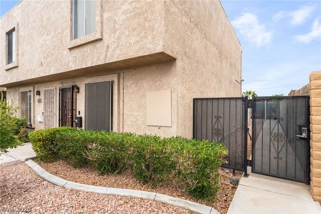 6285 West Washington Avenue, Las Vegas, NV 89107