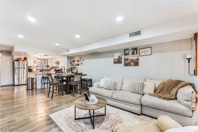 6285 West Washington Avenue, Las Vegas, NV 89107