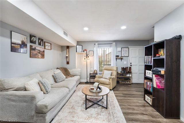 6285 West Washington Avenue, Las Vegas, NV 89107