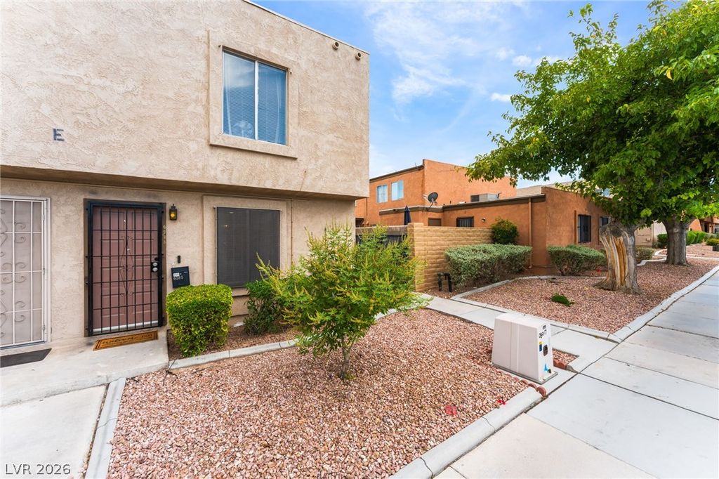 6285 West Washington Avenue, Las Vegas, NV 89107 — photo 2