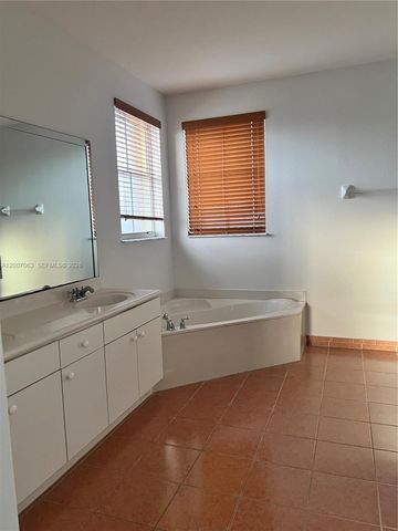 16475 SW 84th Ln 1, Miami, FL 33193