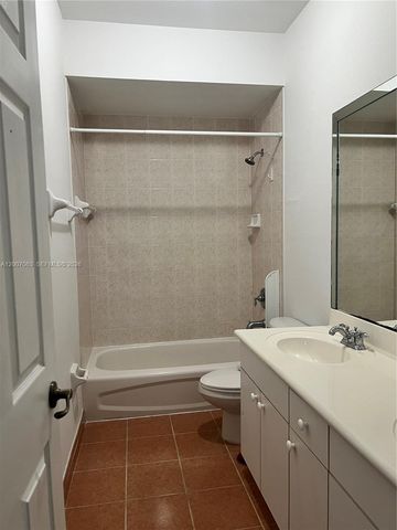 16475 SW 84th Ln 1, Miami, FL 33193