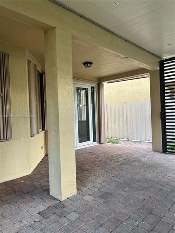 16475 SW 84th Ln 1, Miami, FL 33193