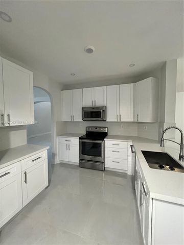 16475 SW 84th Ln 1, Miami, FL 33193