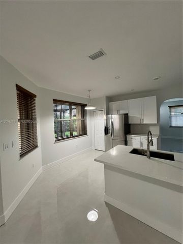 16475 SW 84th Ln 1, Miami, FL 33193