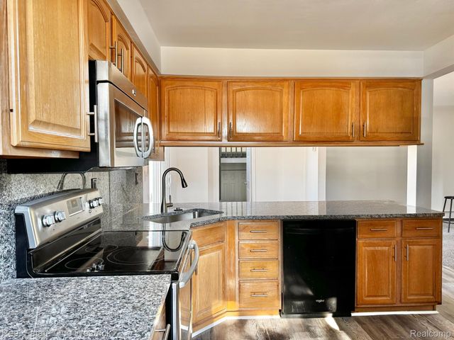 432 Edgewater Drive, Algonac, MI 48001