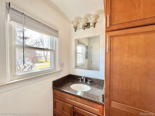 432 Edgewater Drive, Algonac, MI 48001