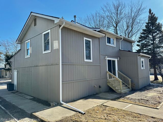 432 Edgewater Drive, Algonac, MI 48001