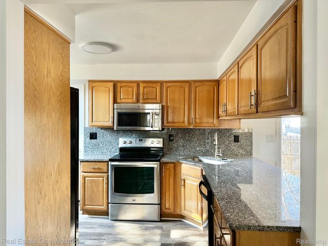 432 Edgewater Drive, Algonac, MI 48001