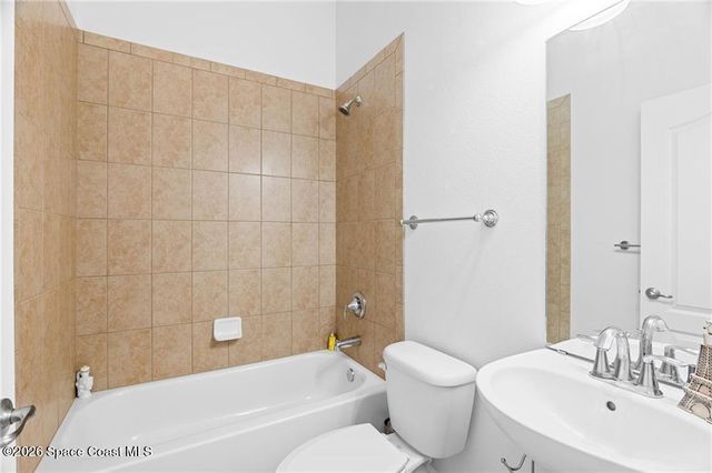 3385 Soft Breeze Circle, Melbourne, FL 32904