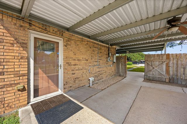 8434 Folkstone Lane, Houston, TX 77075