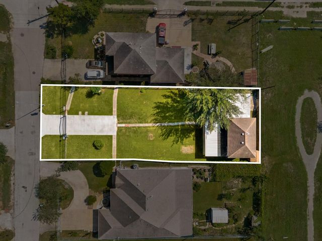 8434 Folkstone Lane, Houston, TX 77075