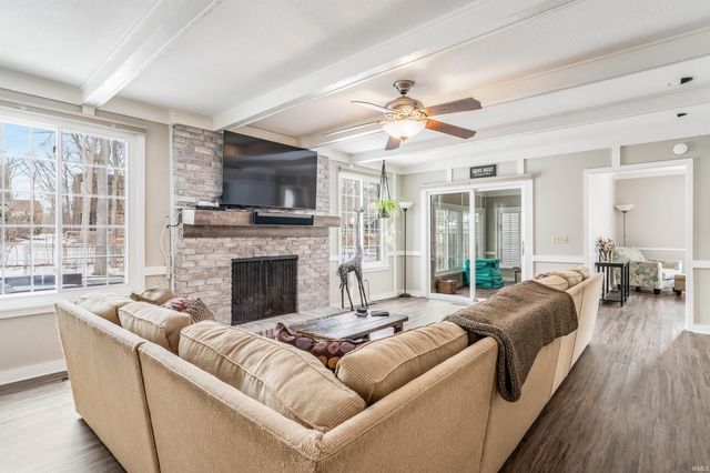 9906 Woodstream Drive, Fort Wayne, IN 46804