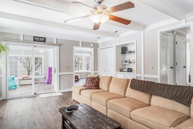 9906 Woodstream Drive, Fort Wayne, IN 46804