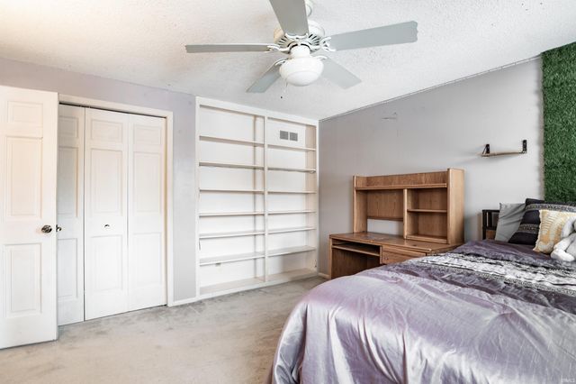 9906 Woodstream Drive, Fort Wayne, IN 46804