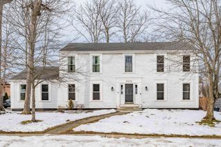 9906 Woodstream Drive, Fort Wayne, IN 46804