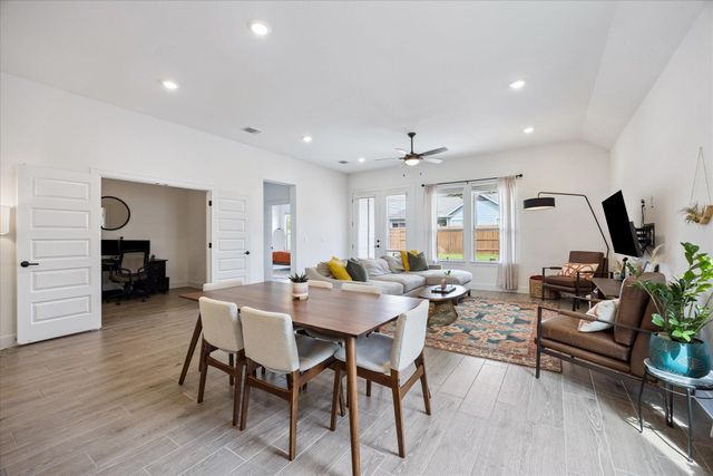 8112 Skytex ST, Austin, TX 78744