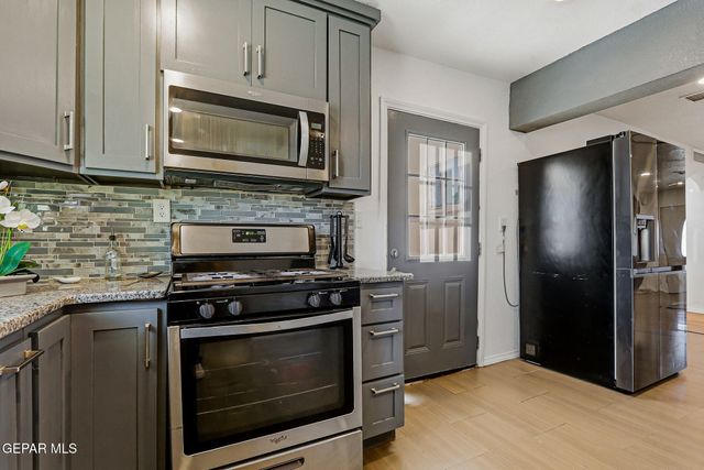 1928 SAINT JOHNS Drive, El Paso, TX 79903