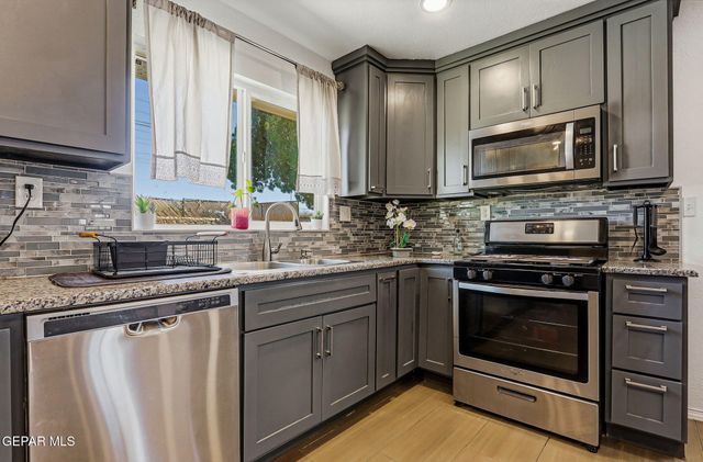 1928 SAINT JOHNS Drive, El Paso, TX 79903