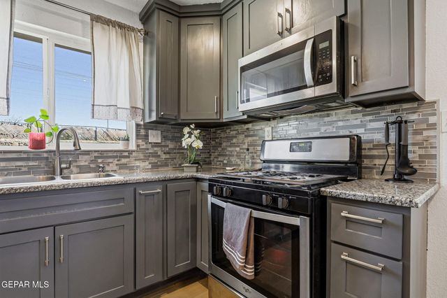 1928 SAINT JOHNS Drive, El Paso, TX 79903