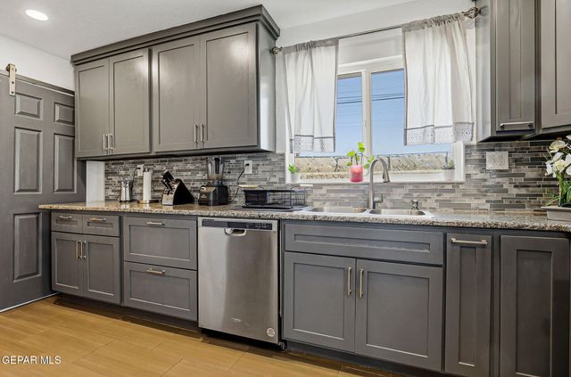 1928 SAINT JOHNS Drive, El Paso, TX 79903