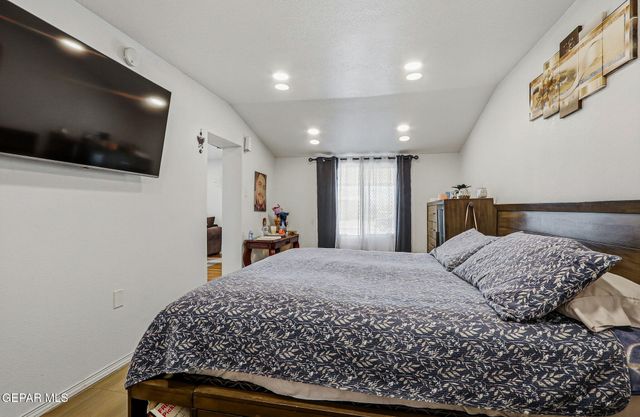 1928 SAINT JOHNS Drive, El Paso, TX 79903