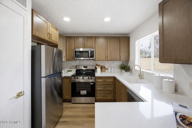 4509 W TOPEKA Drive, Glendale, AZ 85308