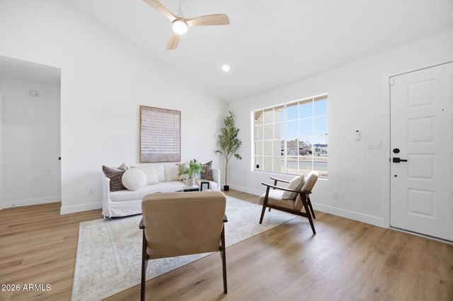 4509 W TOPEKA Drive, Glendale, AZ 85308
