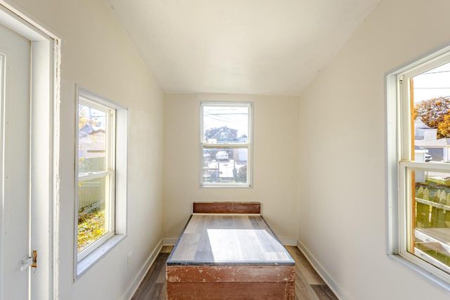 3863 E Squire AVENUE, Cudahy, WI 53110