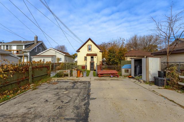 3863 E Squire AVENUE, Cudahy, WI 53110