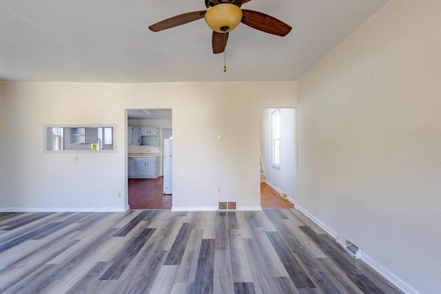 3863 E Squire AVENUE, Cudahy, WI 53110