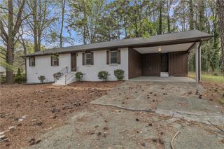 5521 E Wind Drive SW, Lilburn, GA 30047