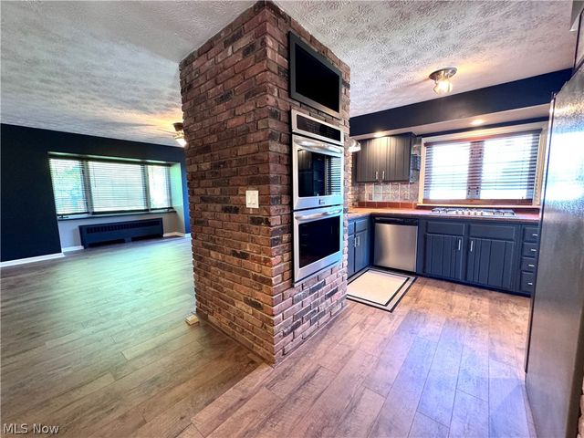 8016 Harris Drive, Garrettsville, OH 44231